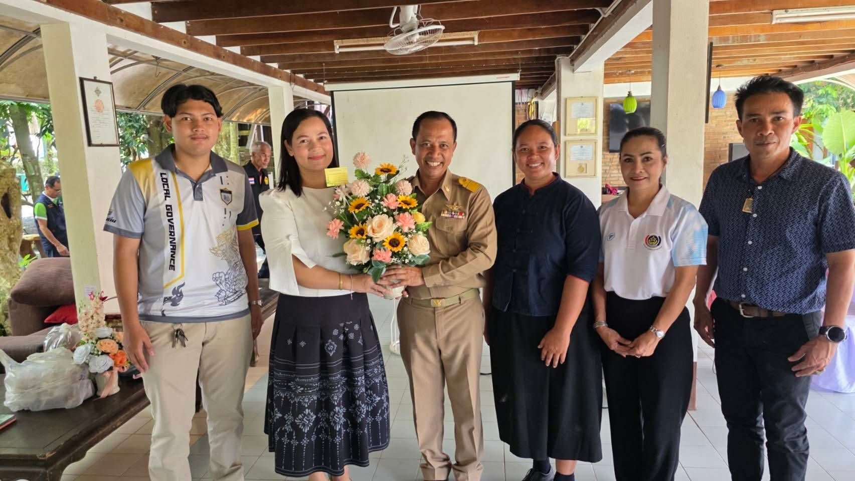 🌈  พช.กงหรา ​กงหราอบอุ่น! ร่วมยินดีส่ง "ปลัดธำรงค์" รับตำแหน่งป้องกันจังหวัด พร้อมต้อนรับ "ปลัดพันศักดิ์" สู่ครอบครัวกงหรา        